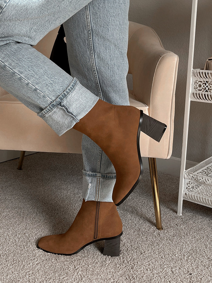Belle Black Strappy Heel – Born Clothing
