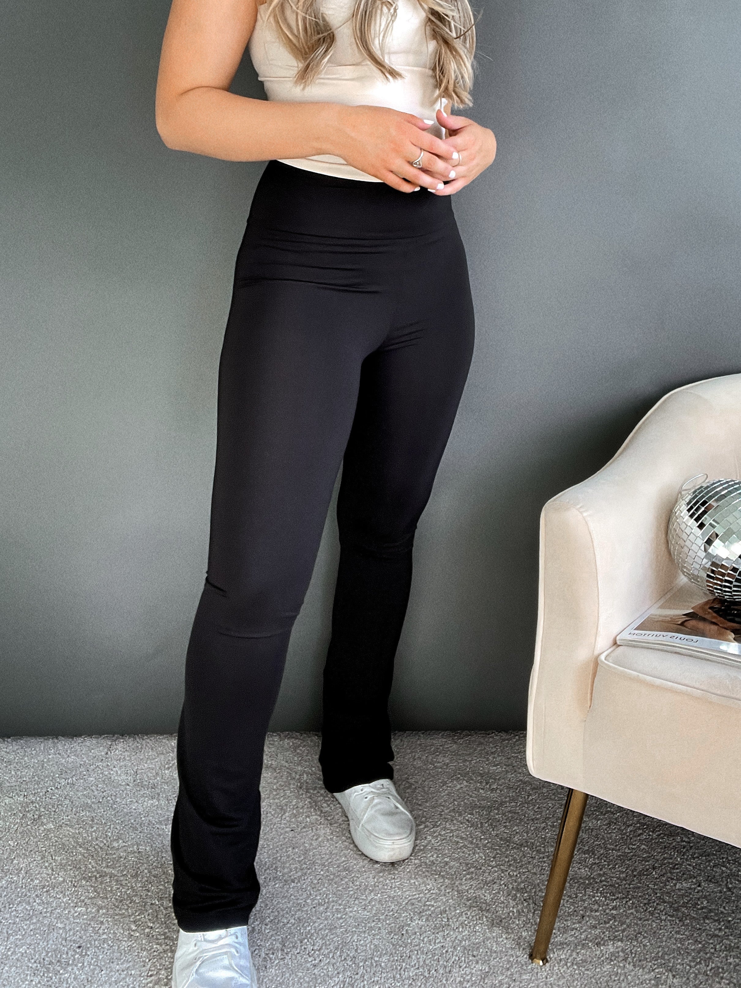 Buy Skin Solid Knee Length Leggings For Ladies Online – VILAN APPARELS